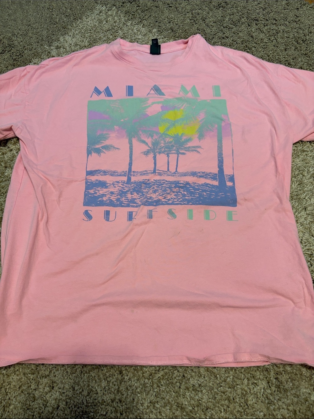 Wild Fable Miami Surfside Graphic T-Shirt - Pink